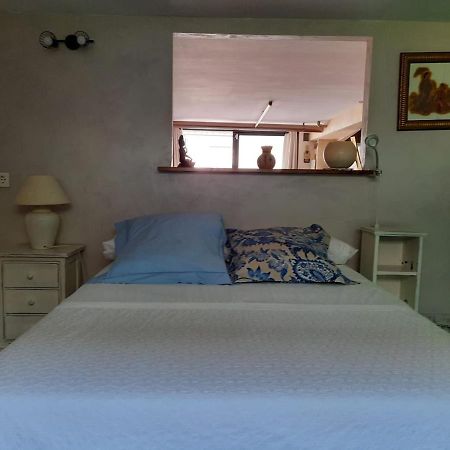 Un Apartamento Vacacional Con Detalles De Un Hogar Mairena del Aljarafe Exterior photo