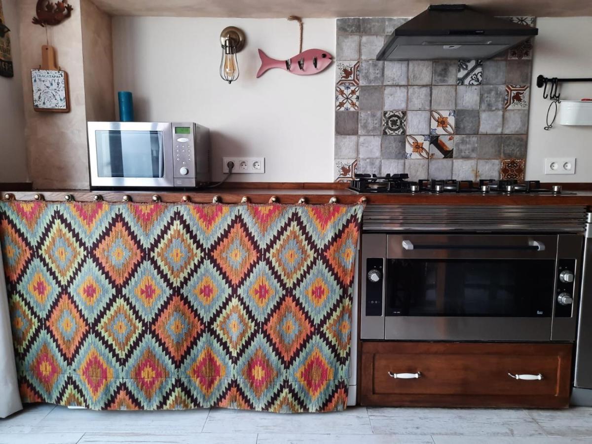 Un Apartamento Vacacional Con Detalles De Un Hogar Mairena del Aljarafe Exterior photo