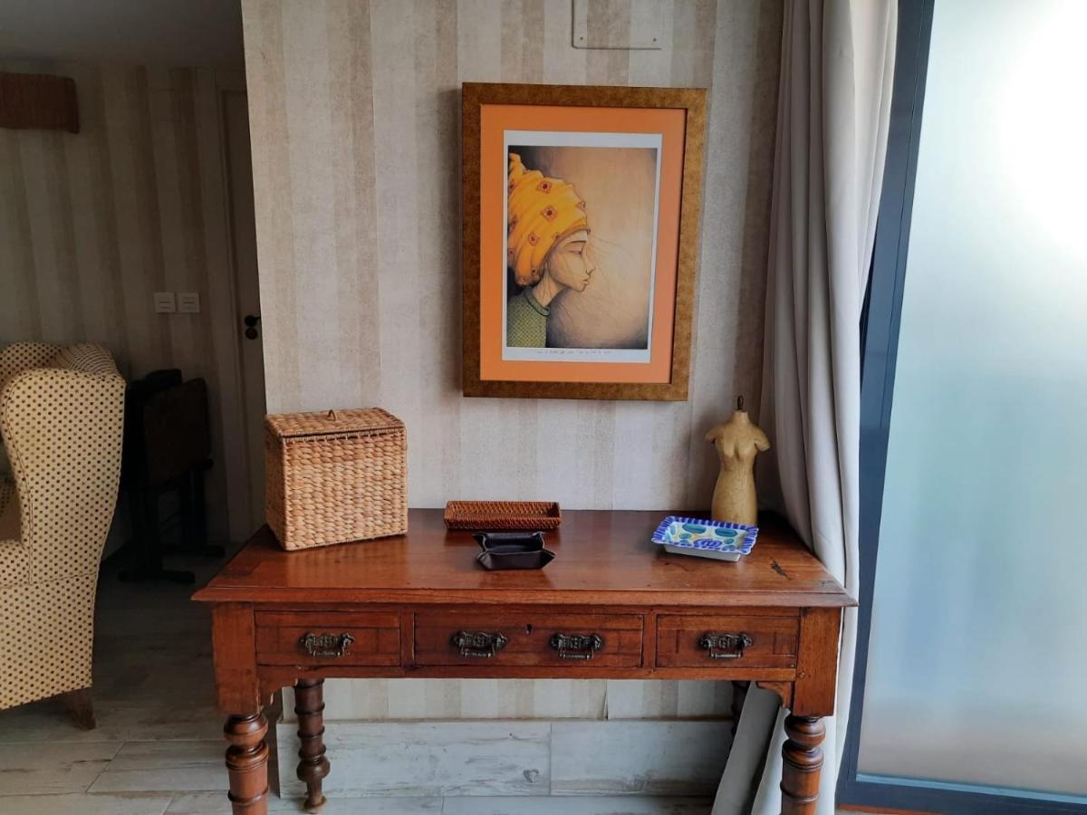 Un Apartamento Vacacional Con Detalles De Un Hogar Mairena del Aljarafe Exterior photo